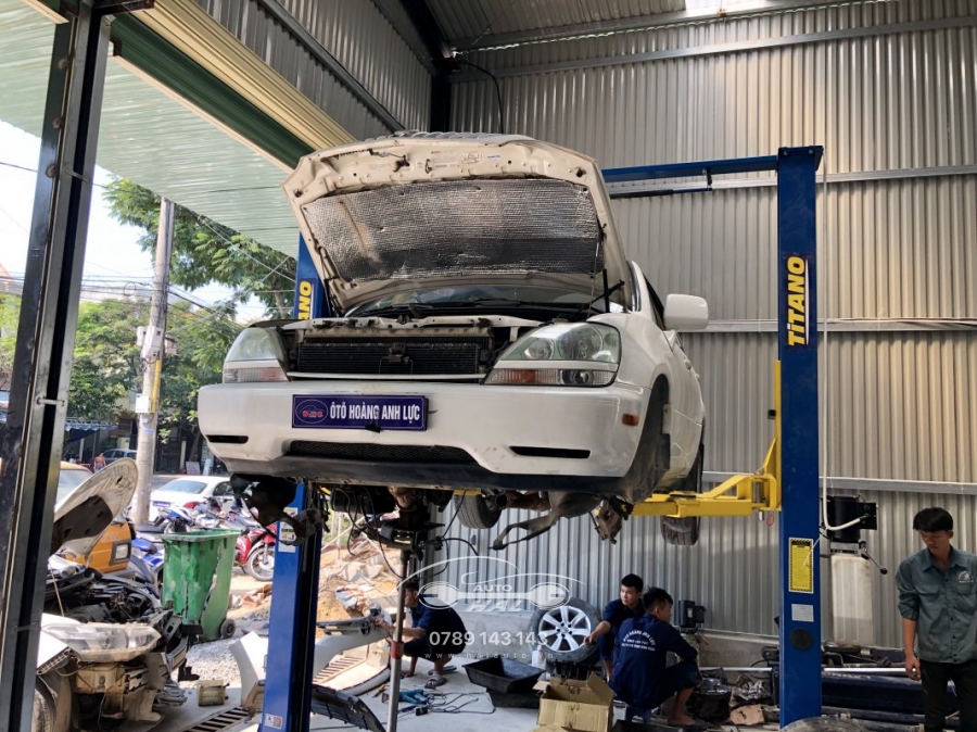 Tiếp nhận và kiểm tra xe tại Garage