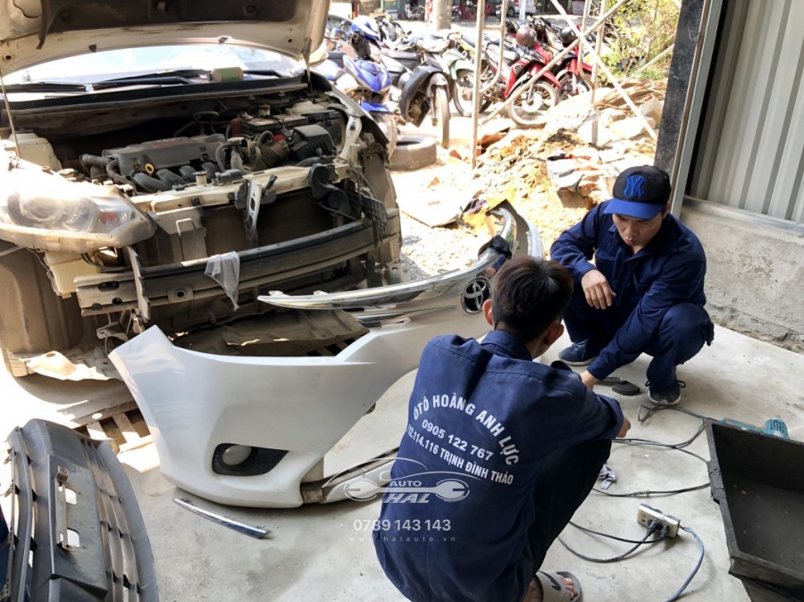 Thay thế phụ tùng tại garage